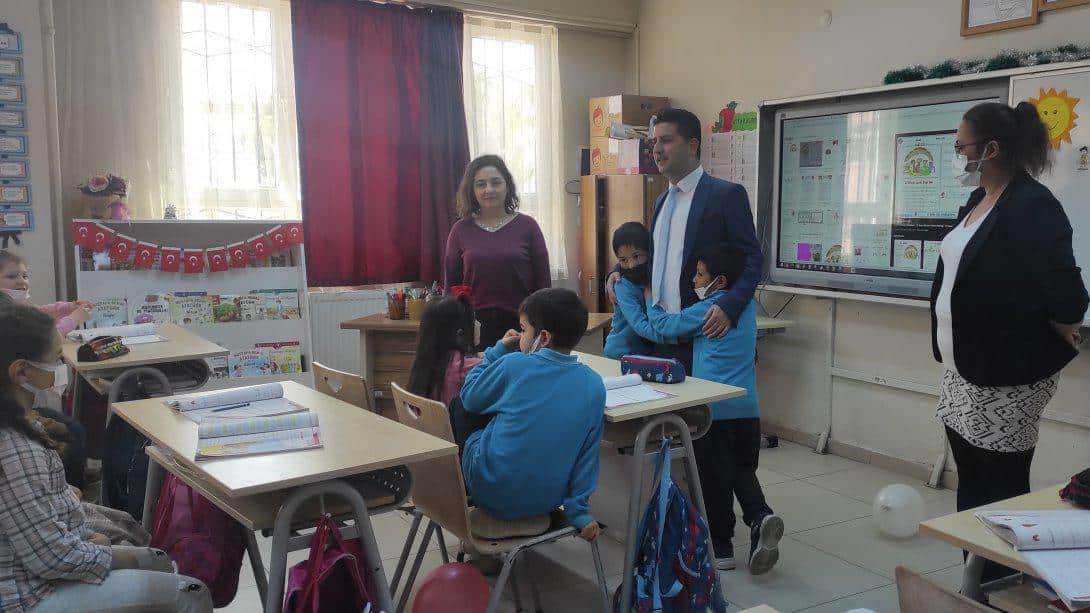 İlçe Milli Eğitim Müdürümüz Sayın Selim KARATAŞ'ın rehberlik ve denetim amaçlı okul ziyaretleri devam ediyor.