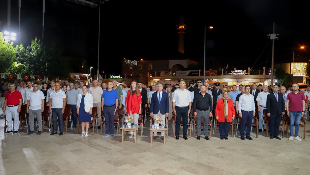 15 TEMMUZ DEMOKRASİ VE MİLLİ BİRLİK GÜNÜ ETKİNLİKLERİ KAPSAMINDA KÖŞK MEYDANINDA PROGRAM GERÇEKLEŞTİRİLDİ.